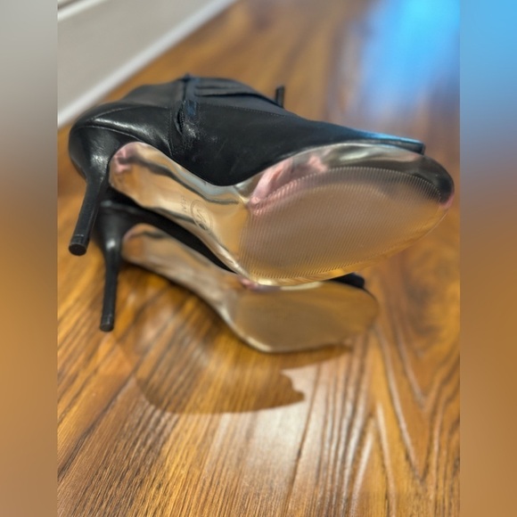 NEW MICHAEL KORS BRENA black leather peep toe boots (size 6.5) - Picture 6 of 8